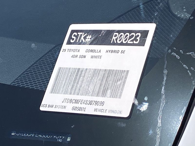 Used 2025 Toyota Corolla Hybrid SEImage 9