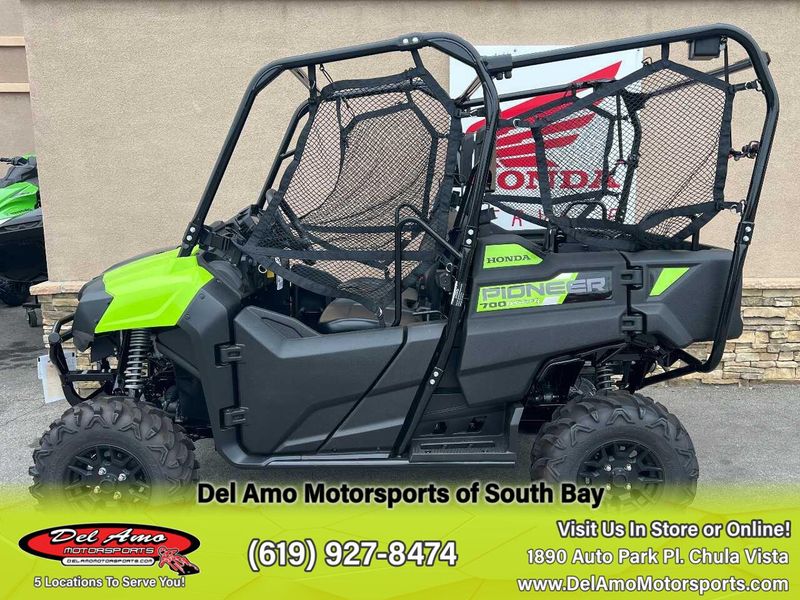 2024 Honda SXS700M4DLR  in a KRYPTON GREEN exterior color. Del Amo Motorsports of South Bay (619) 547-1937 delamomotorsports.com 