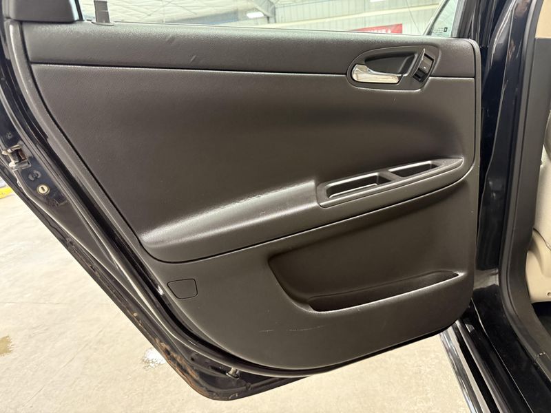 Used 2012 Chevrolet Impala LT FleetImage 15