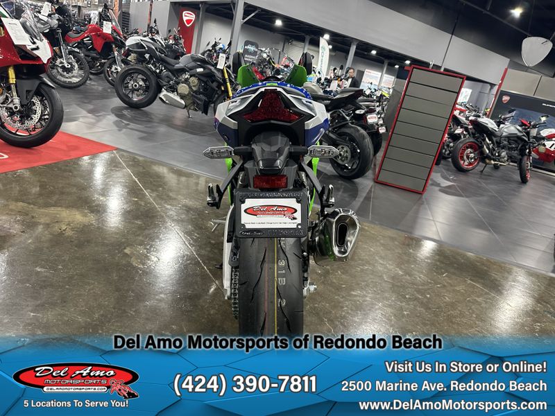 2024 Kawasaki ZX1002LRFBL-GN2  in a LIME GREEN/PEARL CRYSTAL WHITE/BLUE exterior color. Del Amo Motorsports of Redondo Beach (424) 304-1660 delamomotorsports.com 