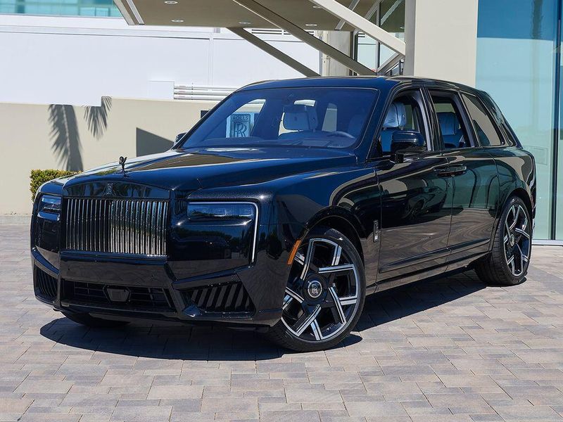 New 2027 Rolls-Royce Cullinan Black BadgeImage 1