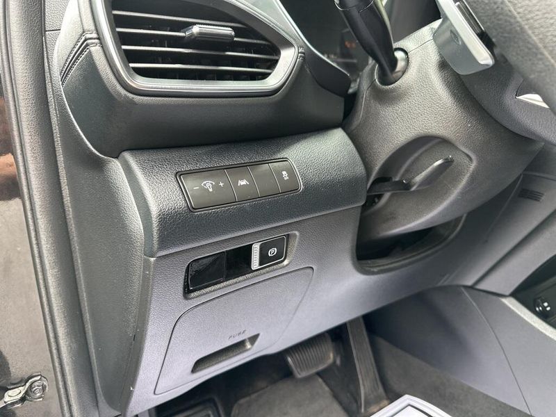 2022 Hyundai Santa Fe SELImage 27