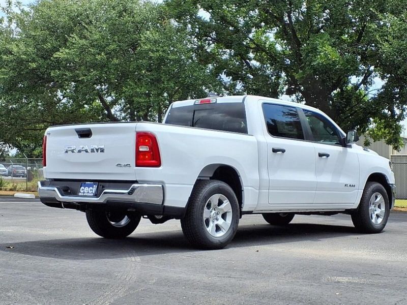 2025 Ram 1500 Tradesman photo 4