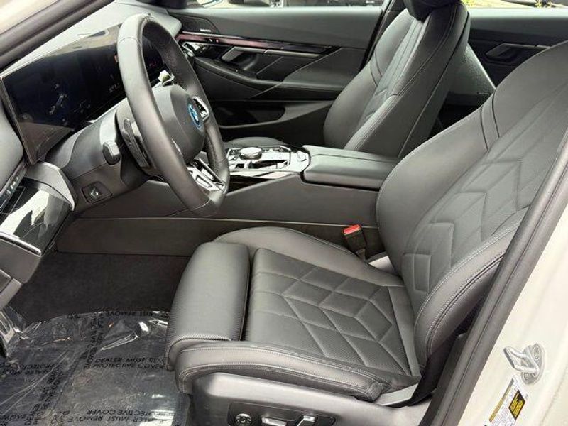 Used 2025 BMW i5 xDrive40Image 19