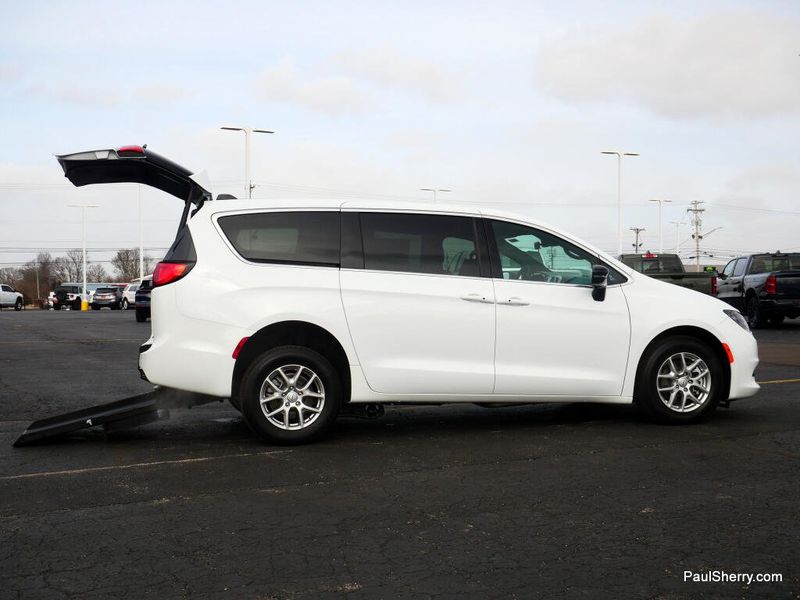 New 2026 Chrysler Voyager LX