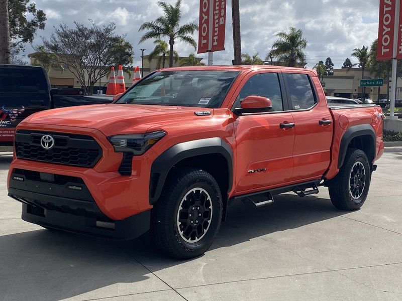 2024 Toyota Tacoma TRD Off Road HybridImage 6