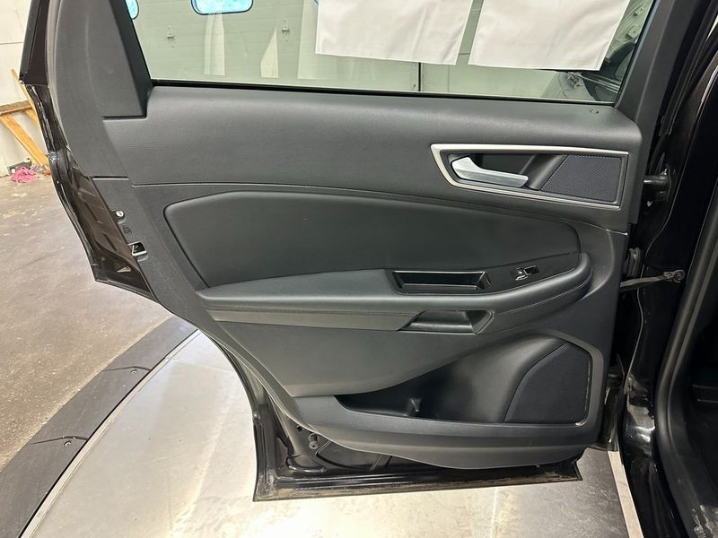 2020 Ford Edge SEL in a Agate Black exterior color and Ebonyinterior. Marina Chrysler Dodge Jeep RAM (855) 616-8084 marinadodgeny.com 