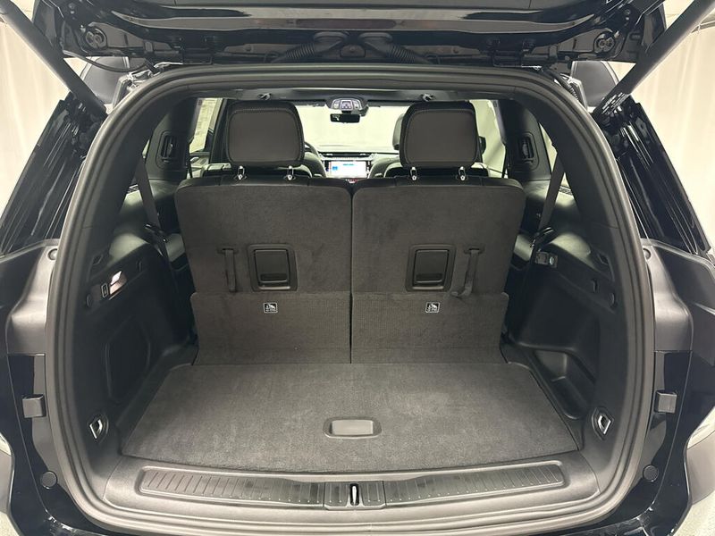 New 2027 Jeep Grand Cherokee L Limited Reserve 4x4Image 15