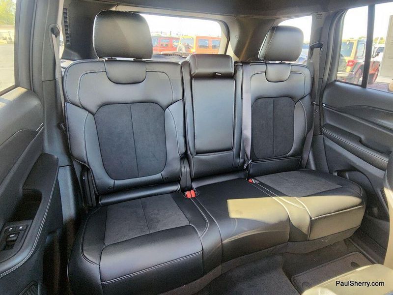 New 2025 Jeep Grand Cherokee Altitude X 4x4