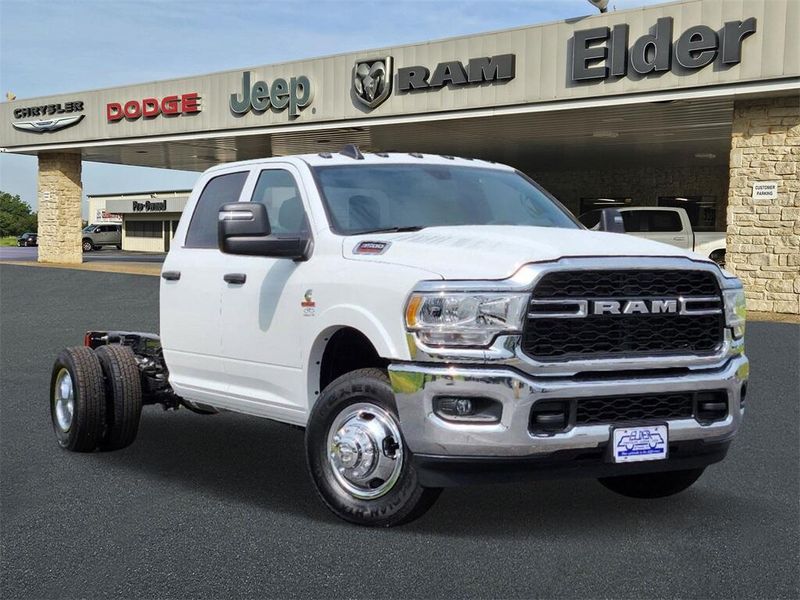 2024 RAM 3500 Tradesman Crew Cab Chassis 4x4 60