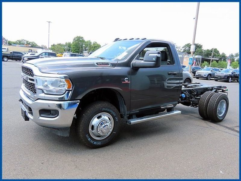 2024 RAM 3500 Chassis Cab TradesmanImage 1