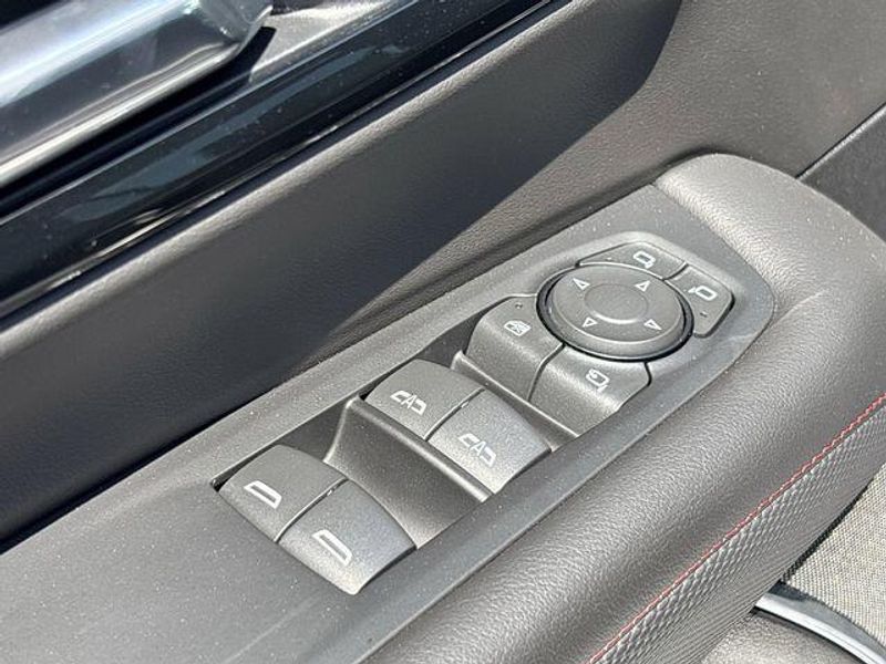 Used 2025 Chevrolet Tahoe RSTImage 23