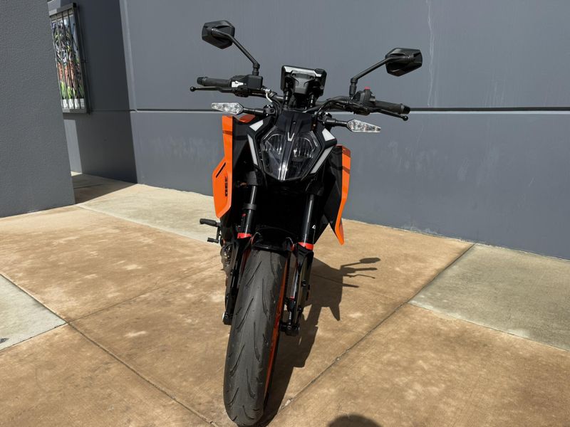 New 2025 KTM 390 DUKE Image 2