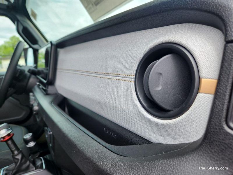 2025 Jeep Wrangler 2-door SportImage 21
