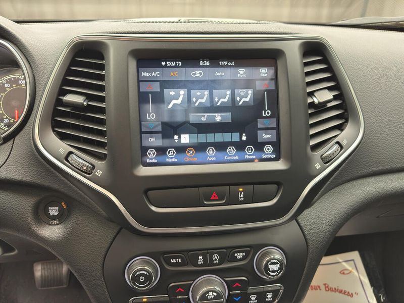 Used 2022 Jeep Cherokee Latitude LuxImage 12