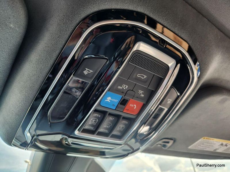 2023 Jeep Grand Wagoneer L II photo 40