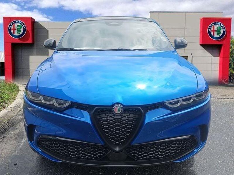 2025 Alfa Romeo Tonale photo 2
