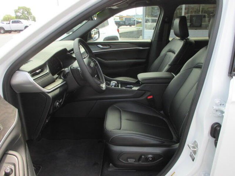 New 2026 Jeep Grand Cherokee Limited 4x4Image 16