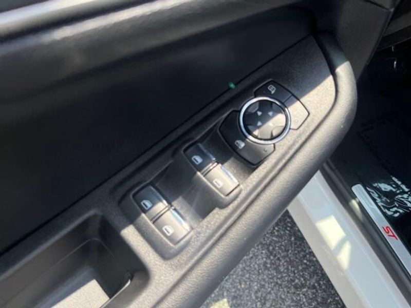 2022 Ford Edge ST Line