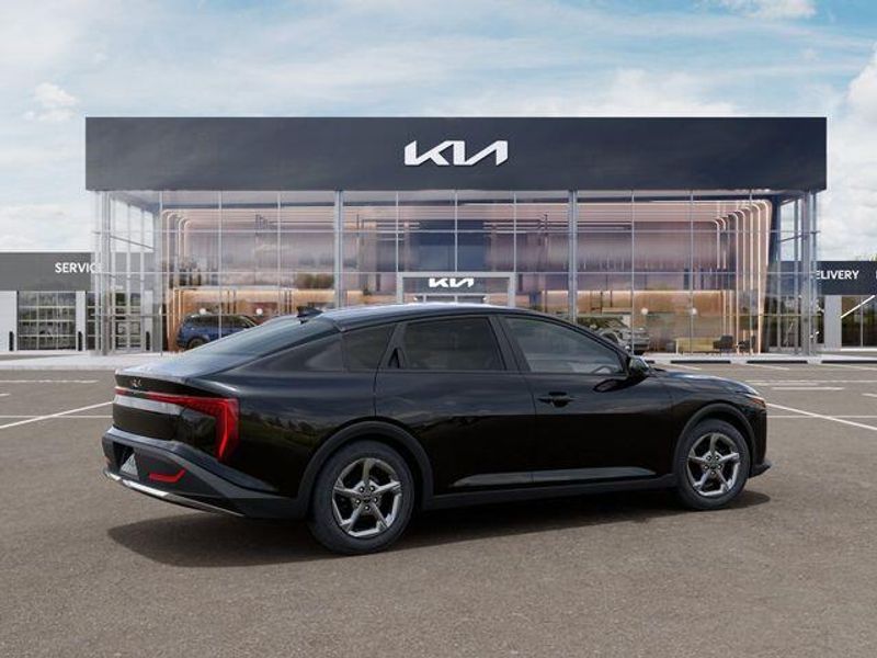 New 2026 Kia K4 LXSImage 7