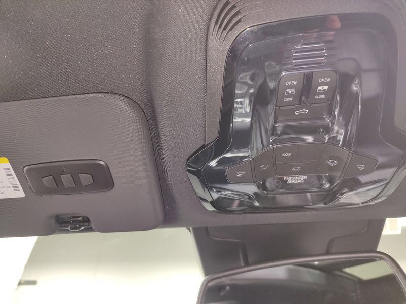 2024 Alfa Romeo Stelvio Sprint Q4 AWD w/Sunroof/Wheel PkgImage 25