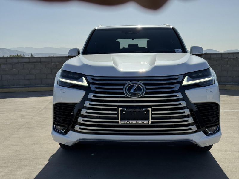 New 2026 Lexus LX 600 LuxuryImage 3