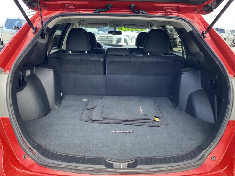 2013 Toyota Venza LEImage 15