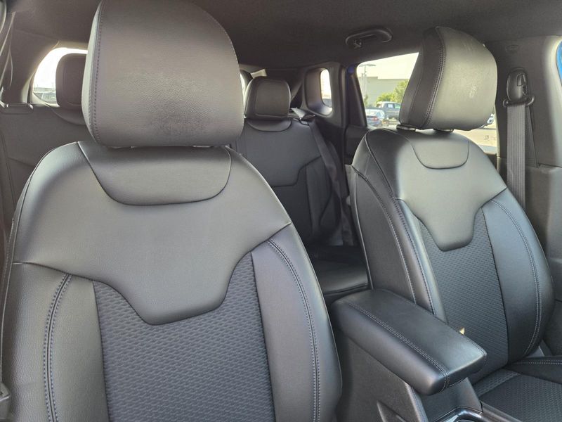 Used 2025 Jeep Compass Latitude 4x4