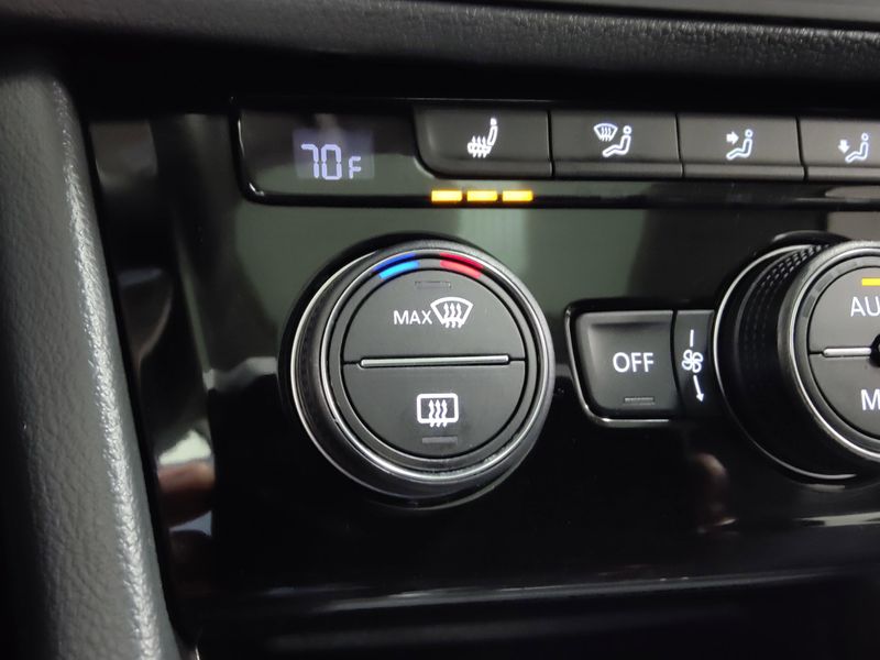 2024 Volkswagen Jetta SE w/Sunroof/Black Wheel PkgImage 22
