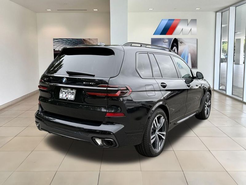 2026 BMW X7 xDrive40iImage 6