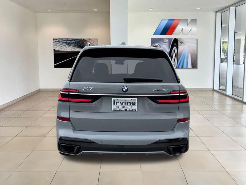 2023 BMW X7 xDrive40iImage 7