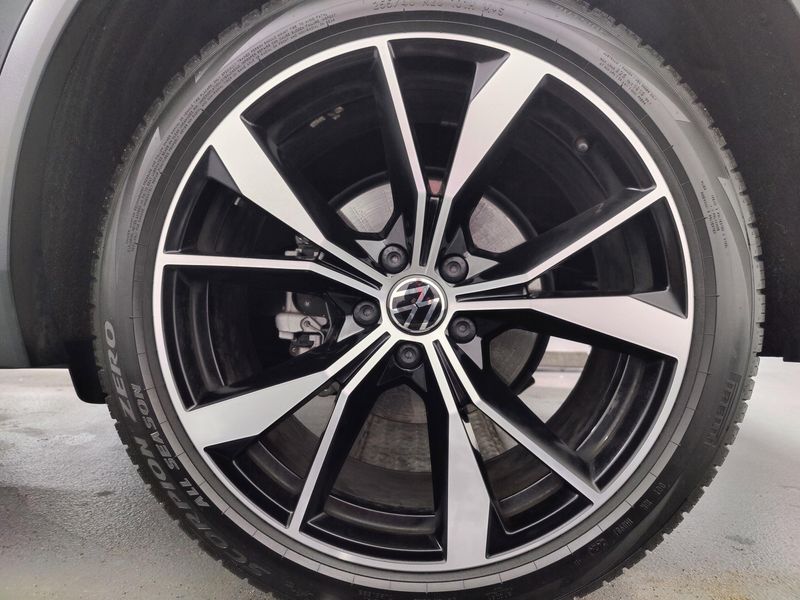 Used 2024 Volkswagen Tiguan SEL R-Line AWD w/Sunroof/NavImage 16