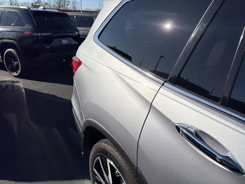 Used 2021 Honda Pilot Touring 7-PassengerImage 6