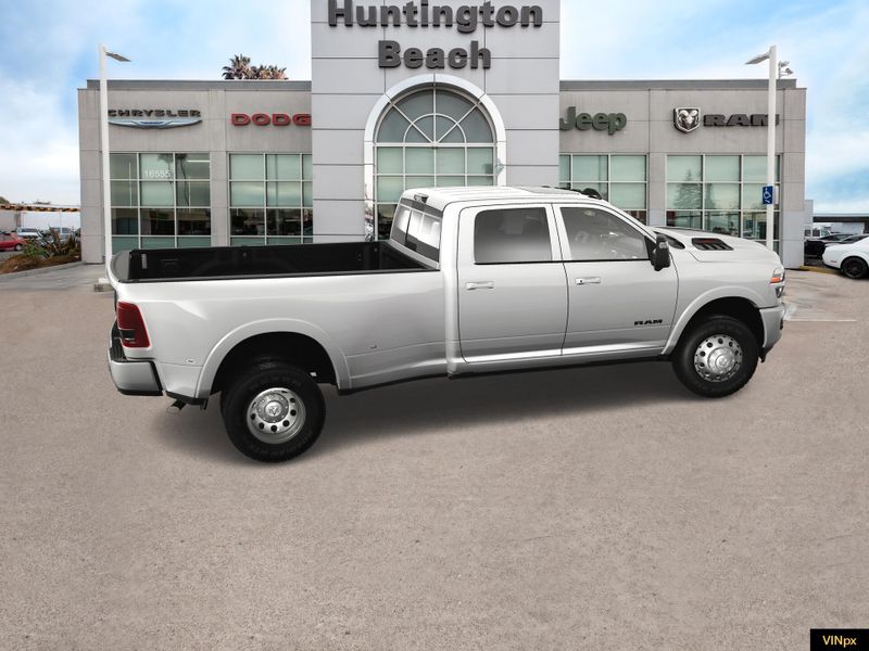 2025 RAM 3500 Limited Crew Cab 4x4 DullayImage 15