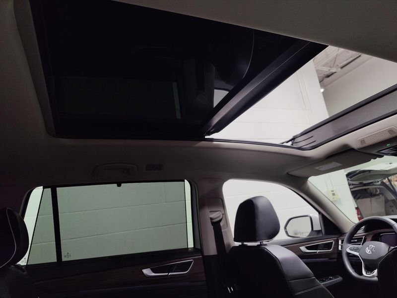 Used 2025 Volkswagen Atlas SEL Premium AWD R-Line Sunroof/NavImage 7