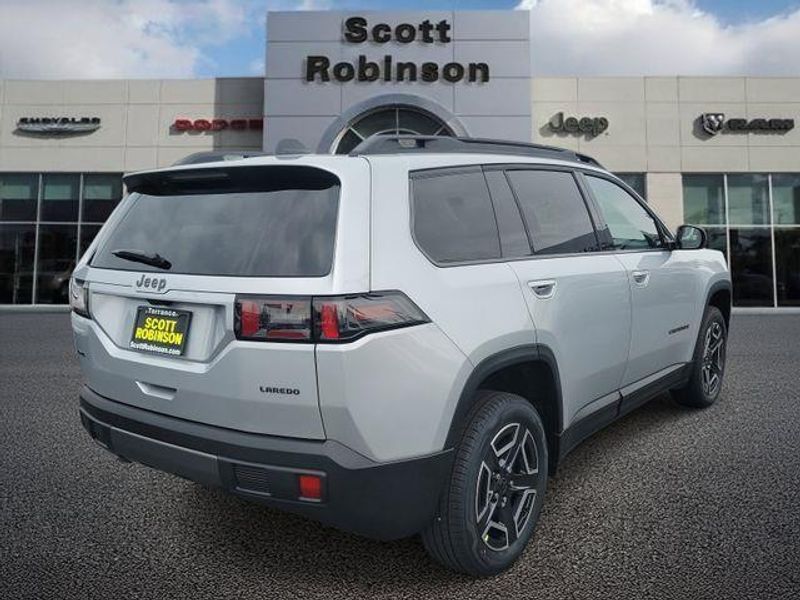 New 2026 Jeep Cherokee Laredo 4x4