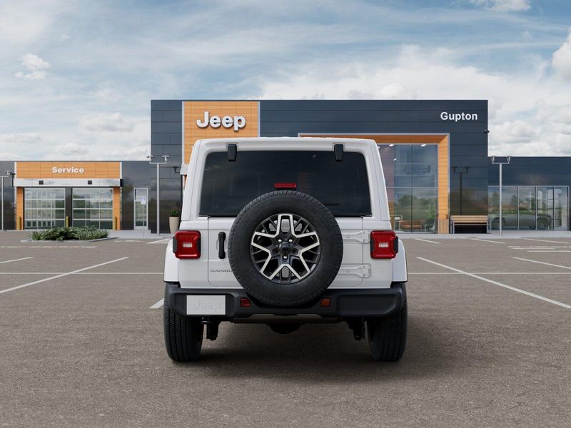 New 2026 Jeep Wrangler 4-door SaharaImage 33