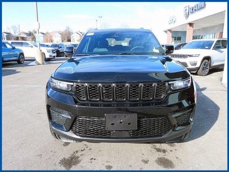 2025 Jeep Grand Cherokee Altitude XImage 3