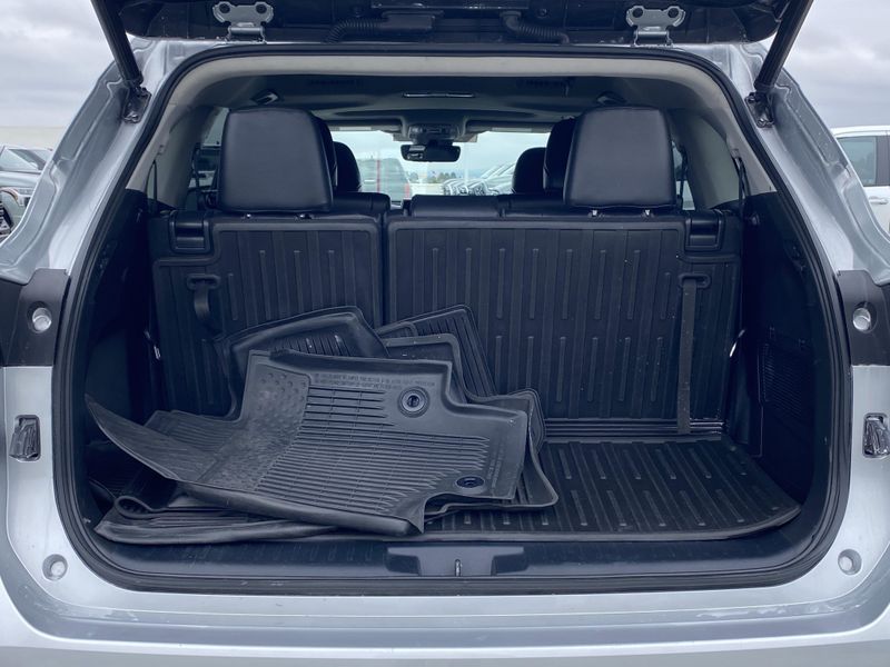 2022 Toyota Highlander XLEImage 16
