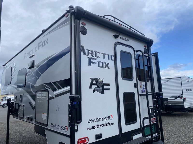 2024 ARCTIC FOX 990  in a MOON STONE exterior color. Legacy Powersports 541-663-1111 legacypowersports.net 