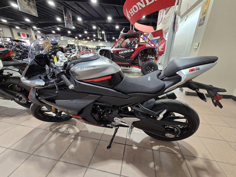 2025 CFMOTO 450SS ZIRCON BLACKImage 7