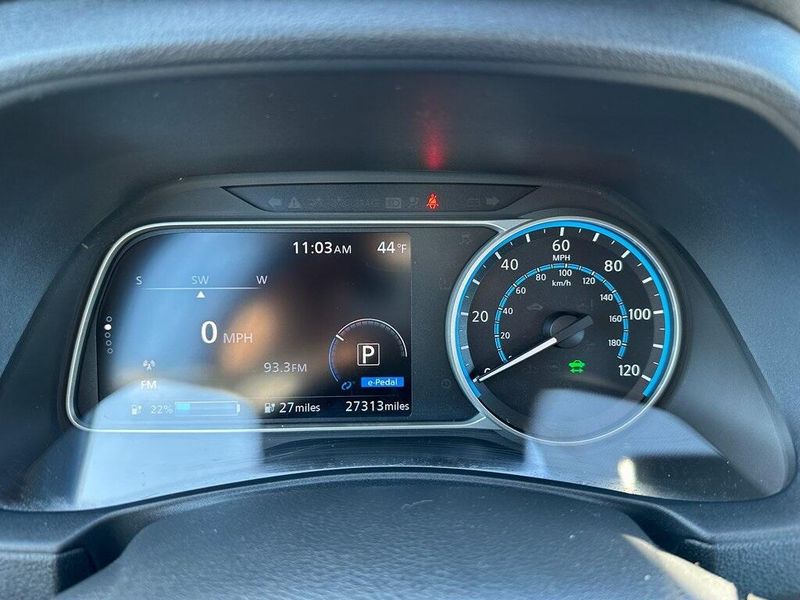 2020 Nissan Leaf SVImage 18