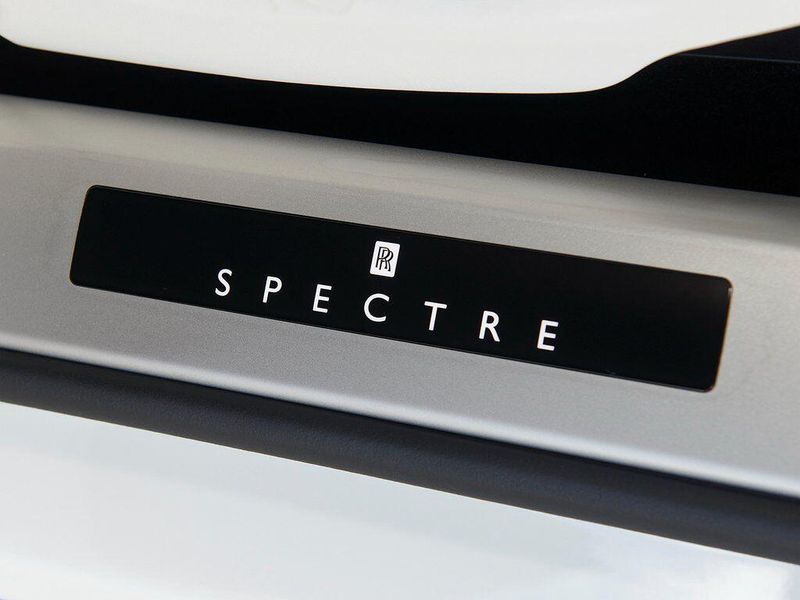 New 2026 Rolls-Royce Spectre Image 22