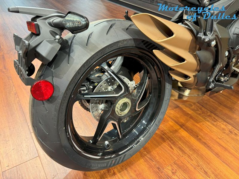 2023 MV Agusta Brutale 800 RR Image 11