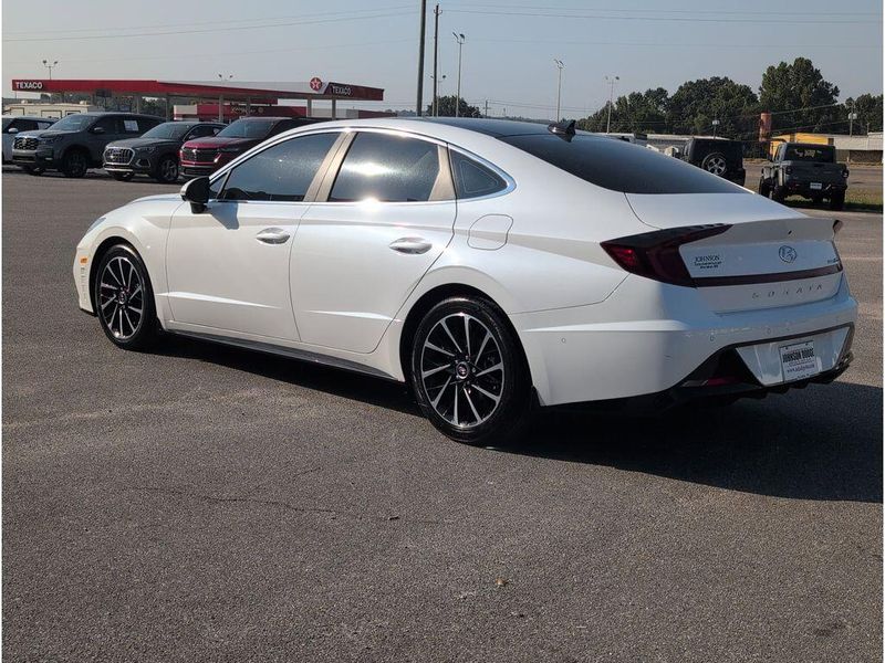 Used 2021 Hyundai Sonata LimitedImage 3