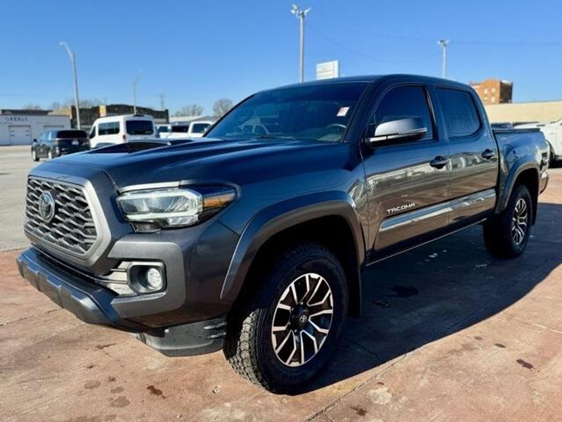 2022 Toyota Tacoma TRD SportImage 1