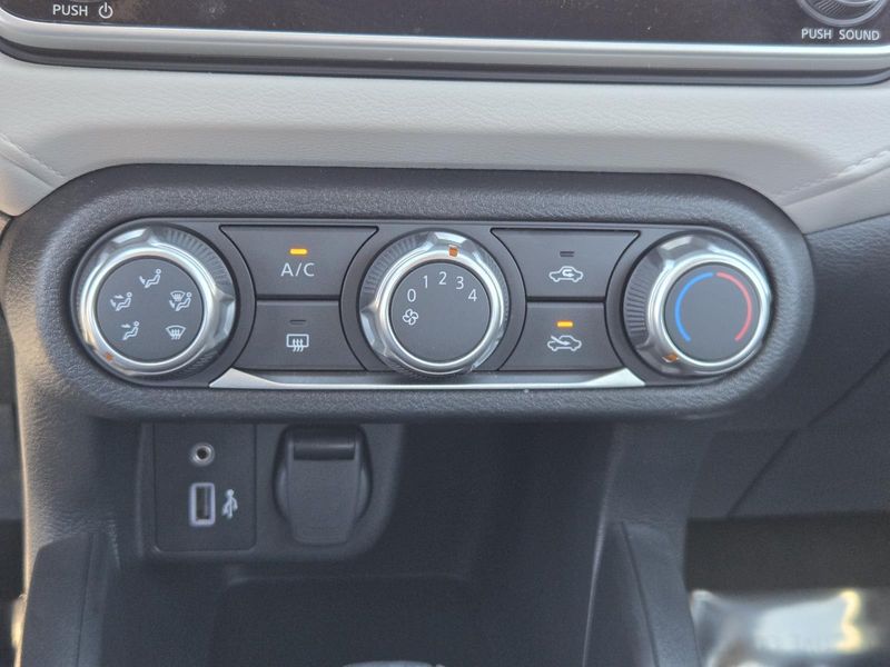 Used 2022 Nissan Versa SV CVT