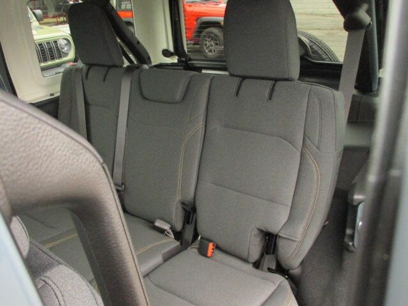 New 2026 Jeep Wrangler 4-door Sport SImage 21