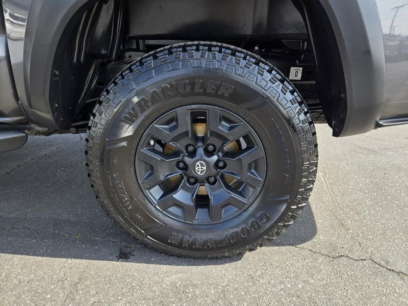 Used 2019 Toyota Tacoma TRD Off Road Double Cab 5' Bed V6 AT (Natl)