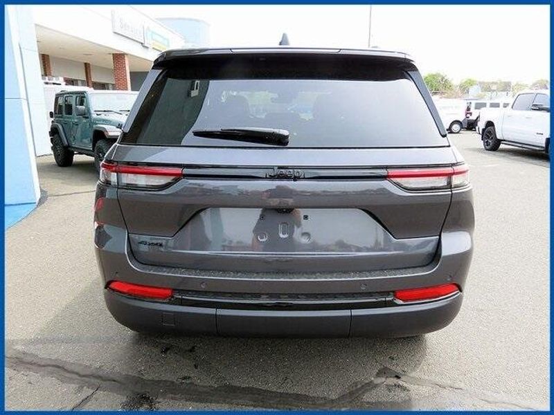 2025 Jeep Grand Cherokee Altitude XImage 6